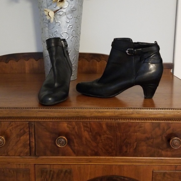 Sam Edelman booties - Picture 1 of 6